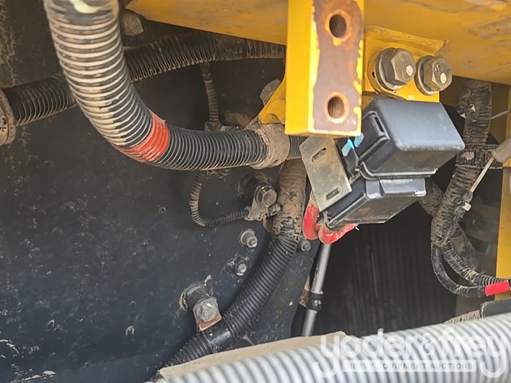 2014-komatsu-d61px-23-image-41