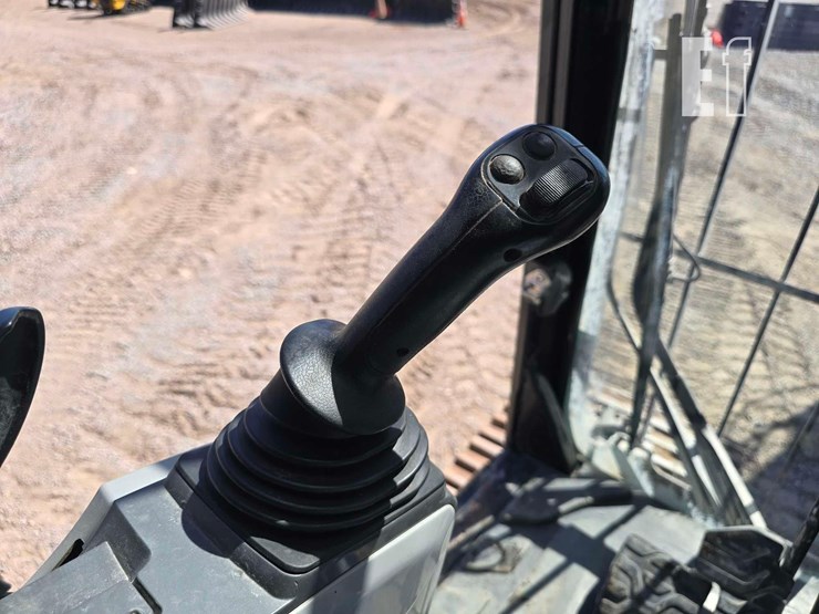 2018-caterpillar-336fl-image-16