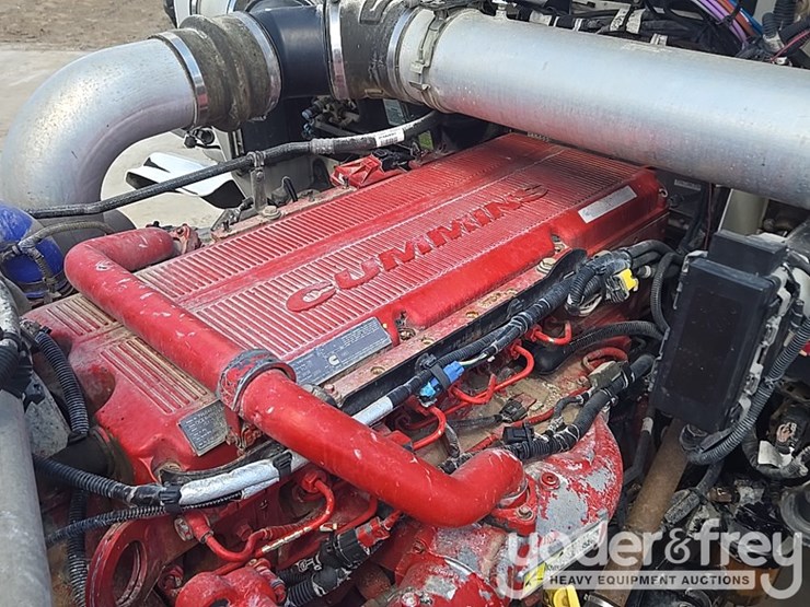 2014-kenworth-t880-image-89