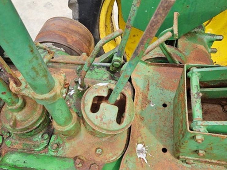 john-deere-model-b-image-30