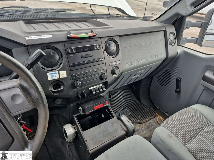 2011-ford-f550-image-13