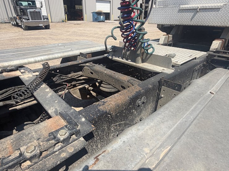 2016-western-star-4700-image-26