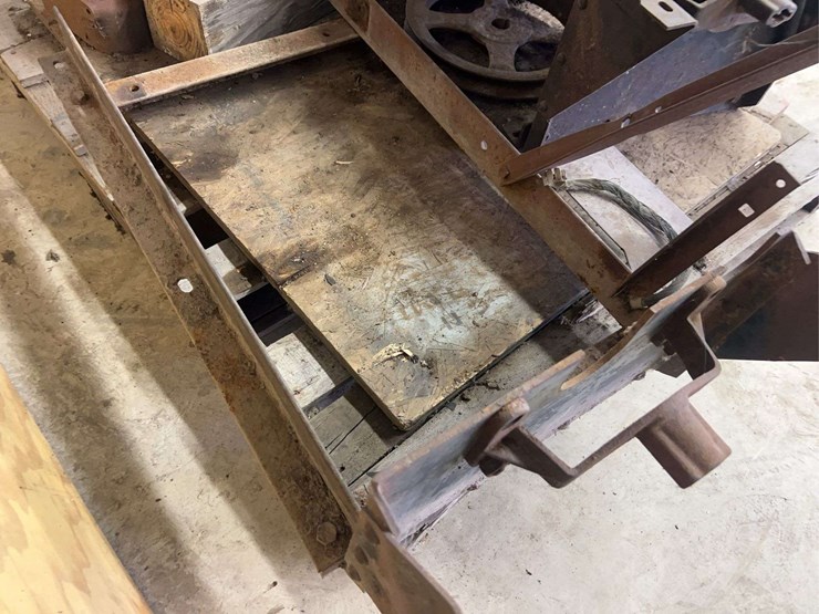 ford-engine-and-parts-image-32