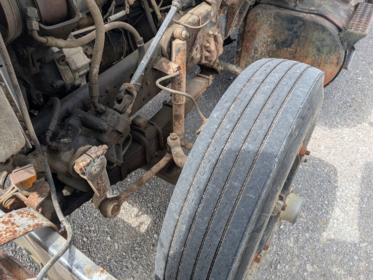 1984-ford-l9000-image-14