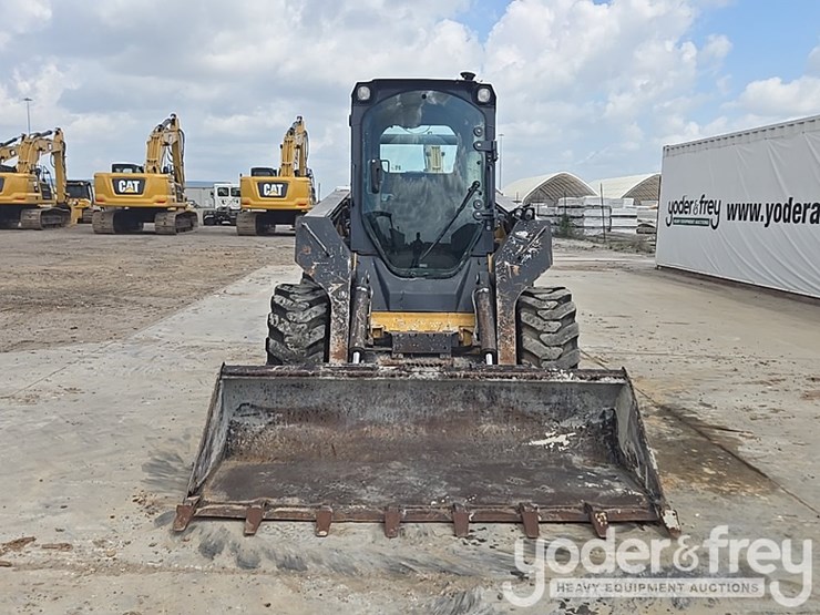 2011-deere-328d-image-8