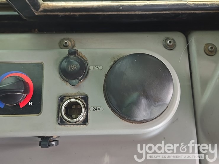 2014-komatsu-d61px-23-image-97