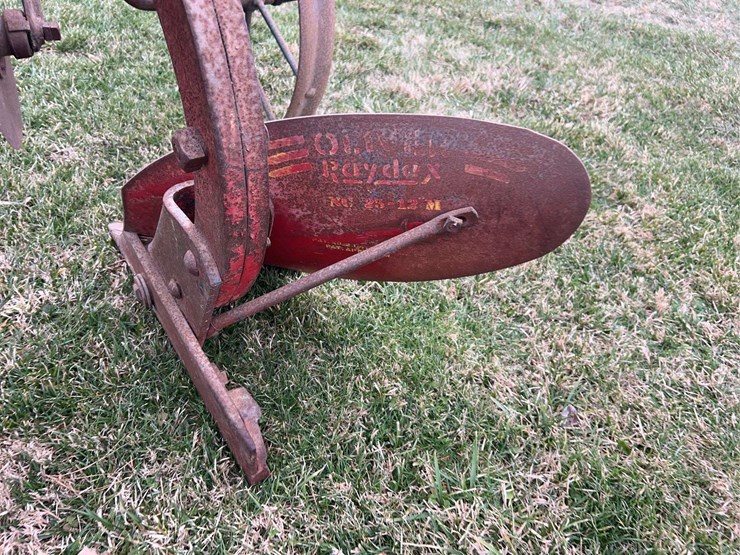 oliver-no.-100-plow-image-27