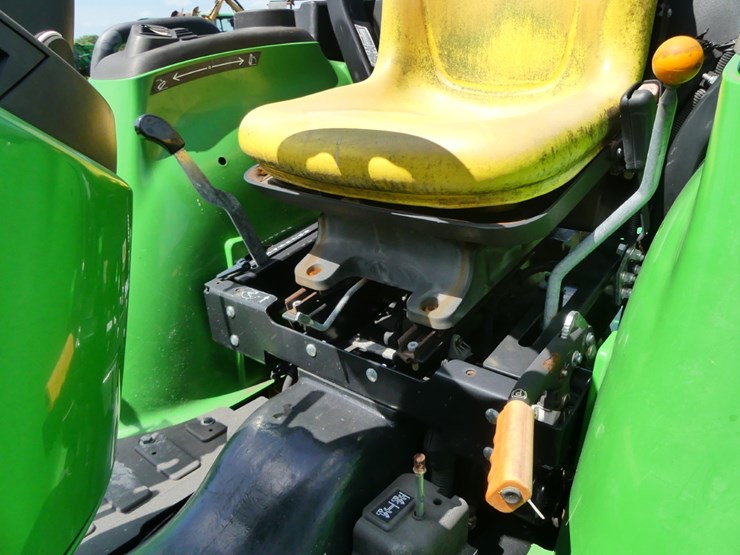 john-deere-3025e-image-11