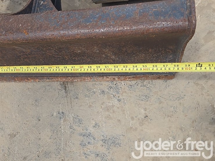 2022-deere-26g-image-29