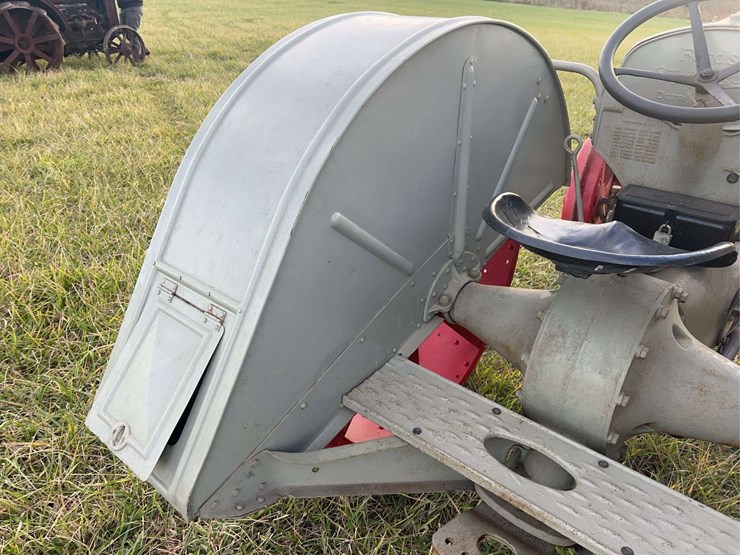 brand-new-never-used-1925-fordson-tractor-image-45