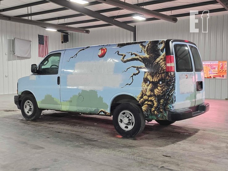 2017-chevrolet-express-2500-image-4