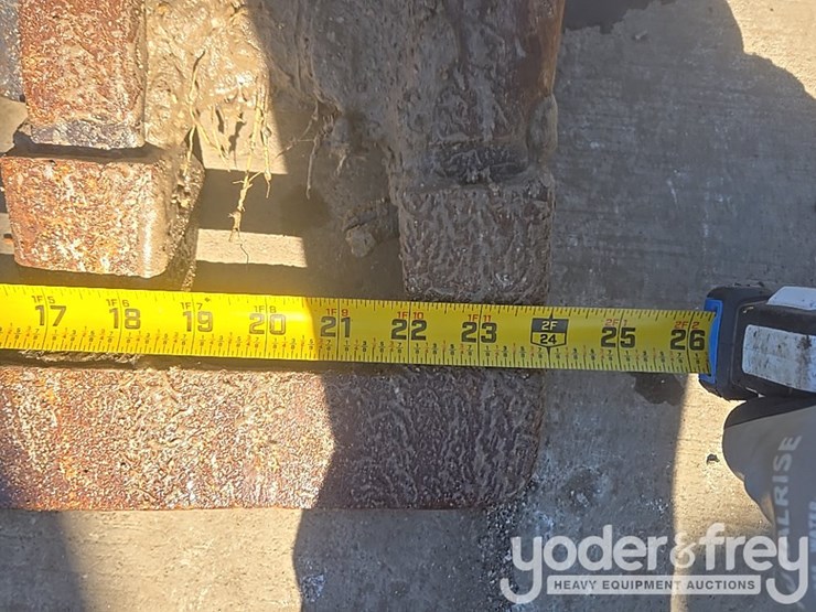 2010-deere-310sj-image-59