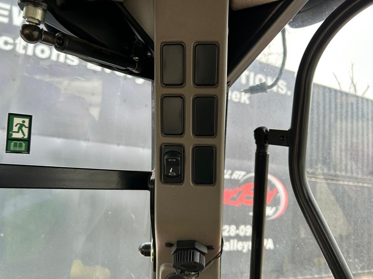 2021-case-ih-vestrum-100-image-27