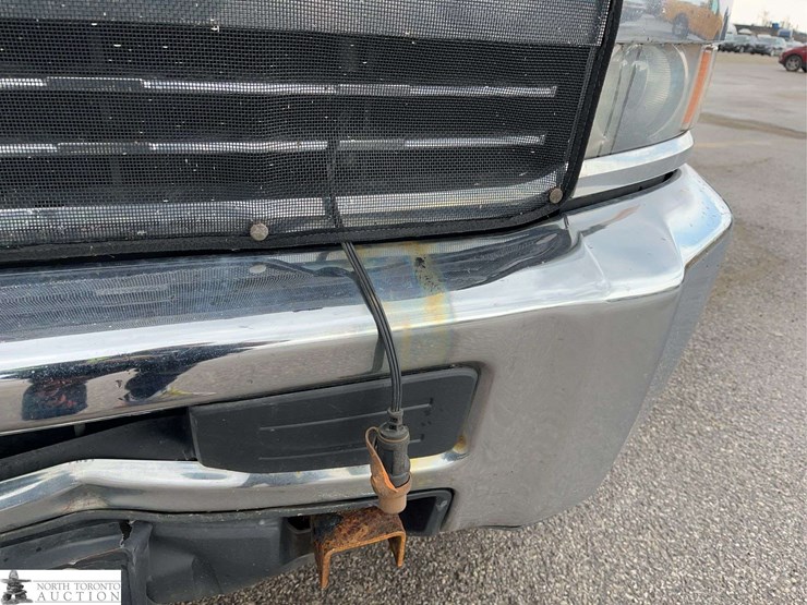 2015-chevrolet-silverado-2500hd-image-26