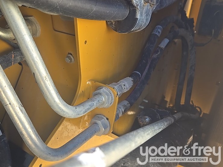 2021-caterpillar-289d3-image-33