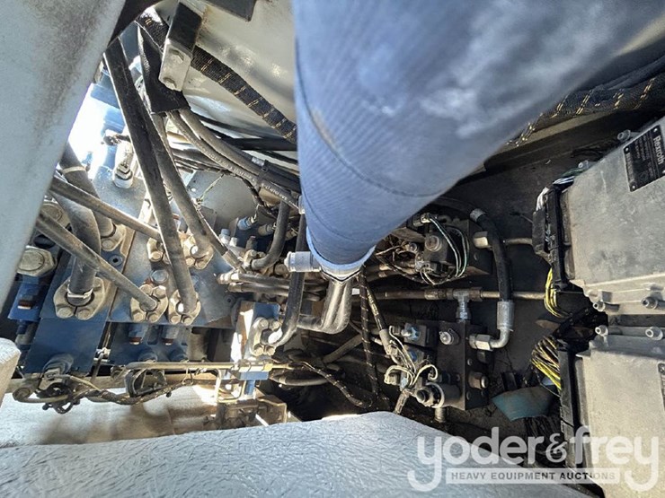 2011-gradall-xl4100-image-9