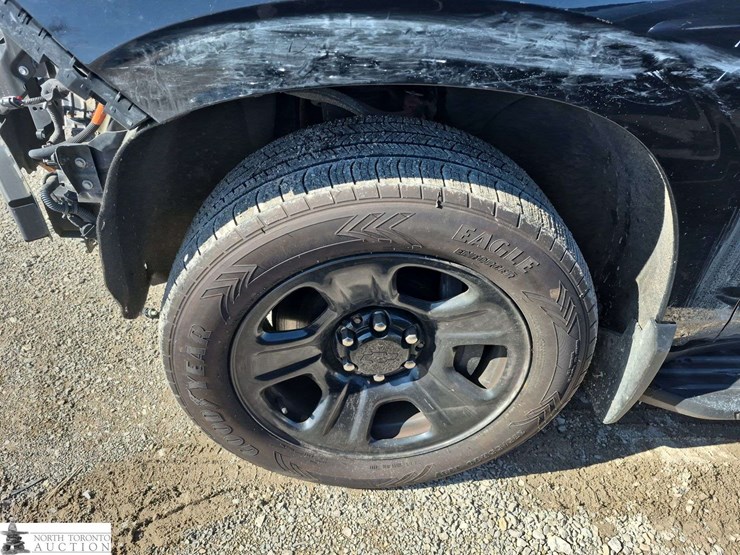 2021-chevrolet-tahoe-image-18