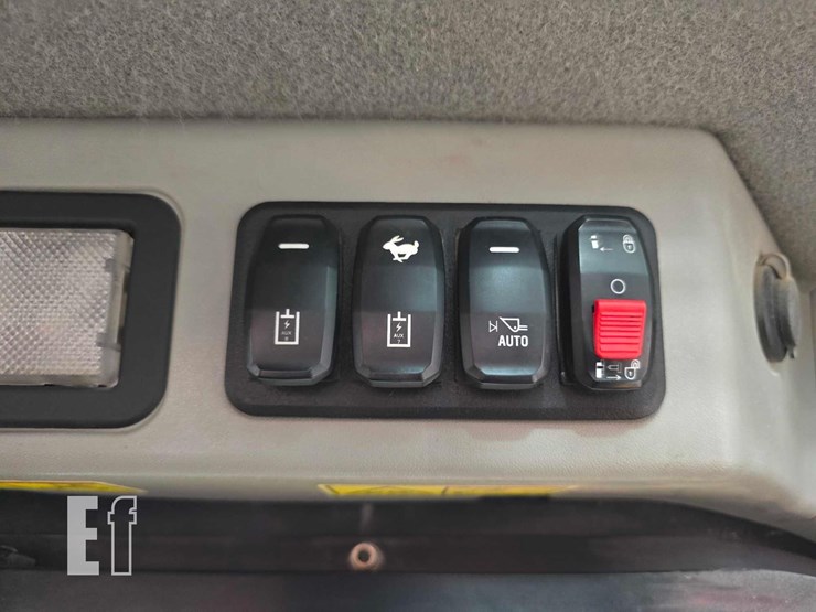 2023-caterpillar-289d3-image-19