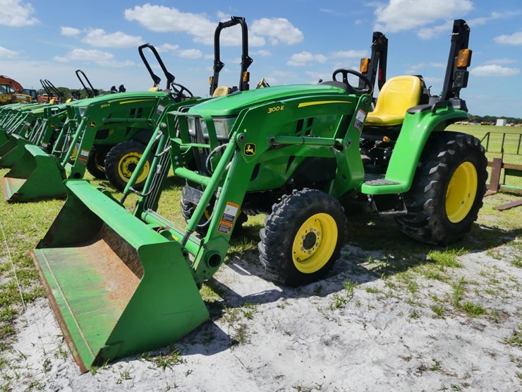 2021-john-deere-3025e-image-2