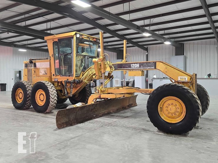 1995-caterpillar-120h-image-2