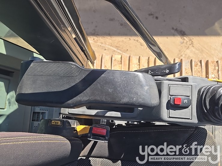 2019-caterpillar-336-image-91