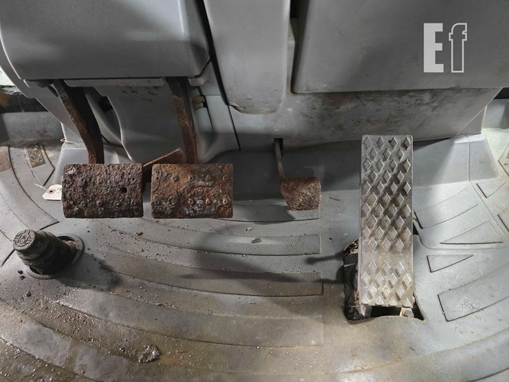 2006-caterpillar-420e-image-19