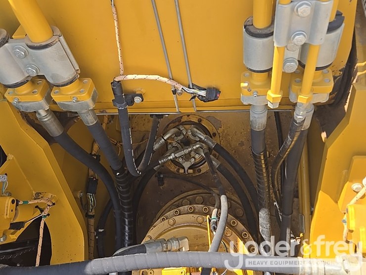 2019-caterpillar-336-image-82