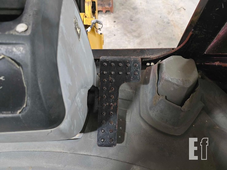 2009-caterpillar-416e-image-21