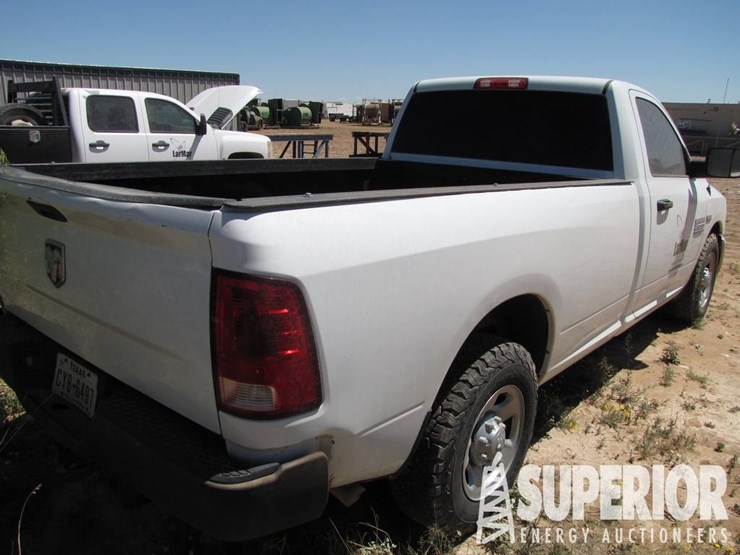 2013-dodge-2500-image-3