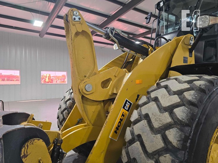 2021-caterpillar-920-image-14