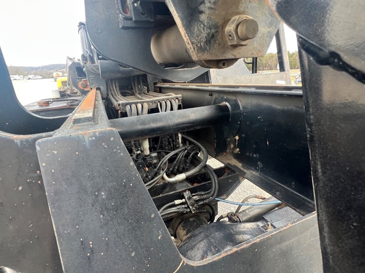 lull-644b-42-image-23