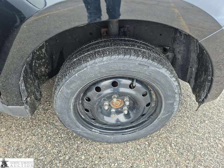 2010-ford-escape-image-36