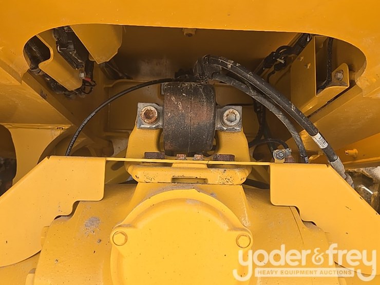 2022-deere-260e-image-68