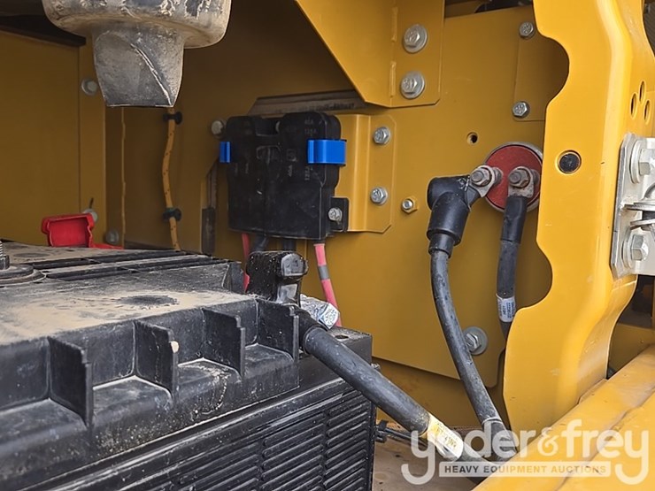 2019-caterpillar-336-image-43