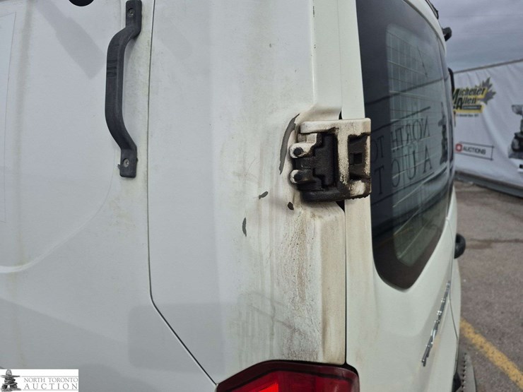 2017-ford-transit-image-24