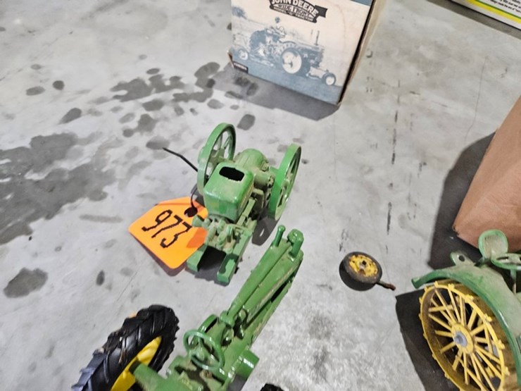 #973-•-box-of-assorted-small-toy-tractors-image-4