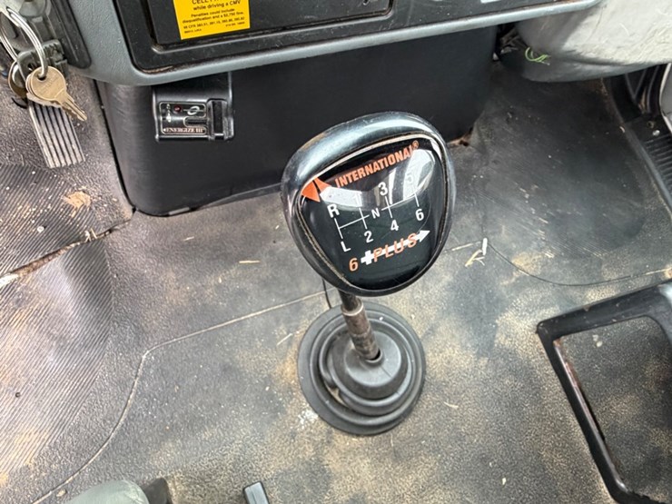 2004-international-durastar-4300-image-16