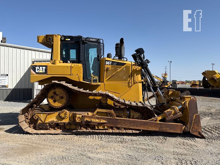 2016-caterpillar-d6t-lgp-image-6