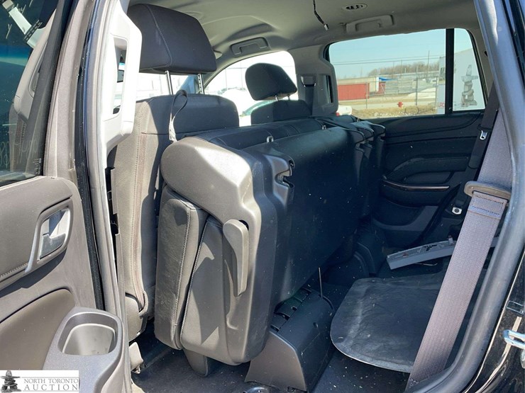 2017-chevrolet-tahoe-image-15