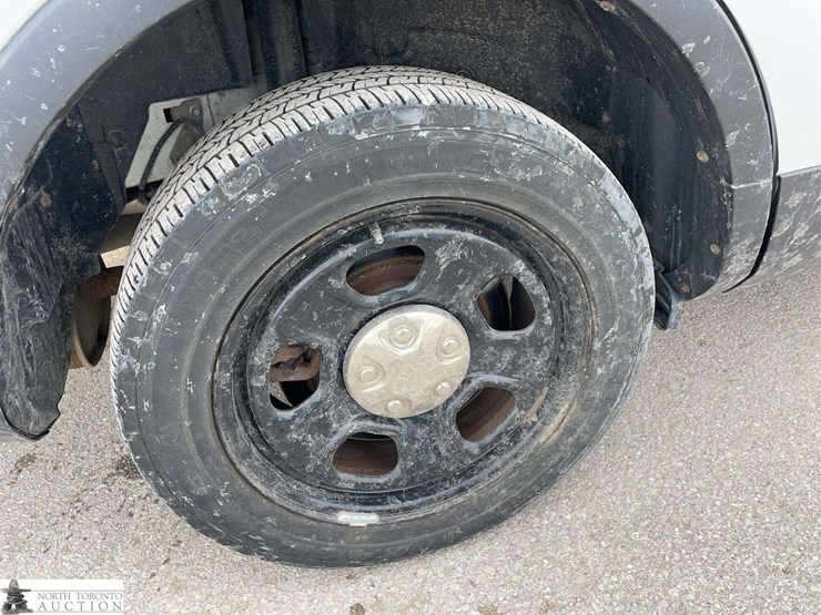 2014-ford-explorer-image-21