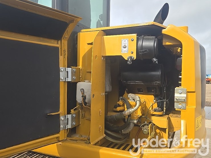 2018-caterpillar-305.5-image-47