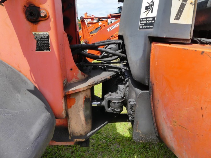 2012-kubota-r520s-image-9