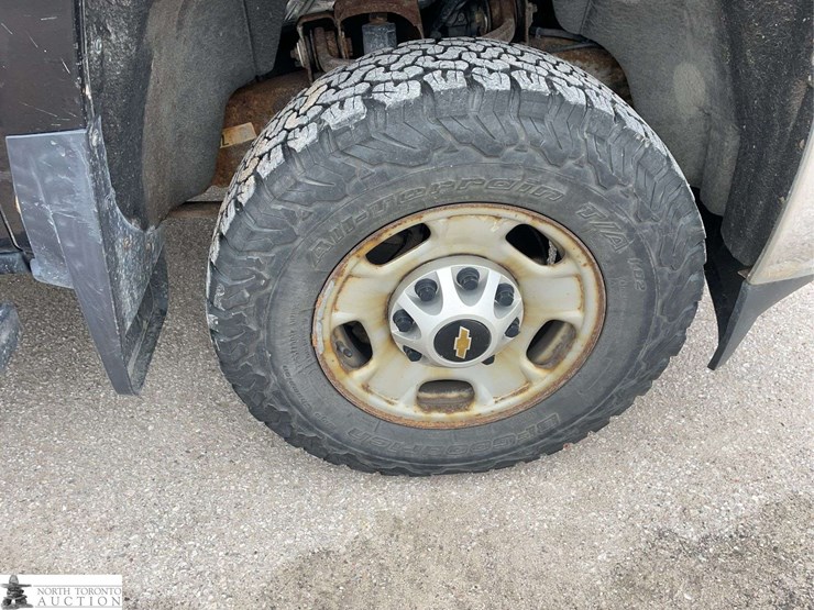 2016-chevrolet-silverado-2500hd-image-21