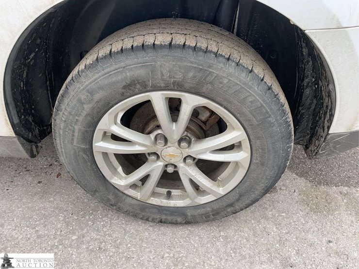 2017-chevrolet-equinox-image-22