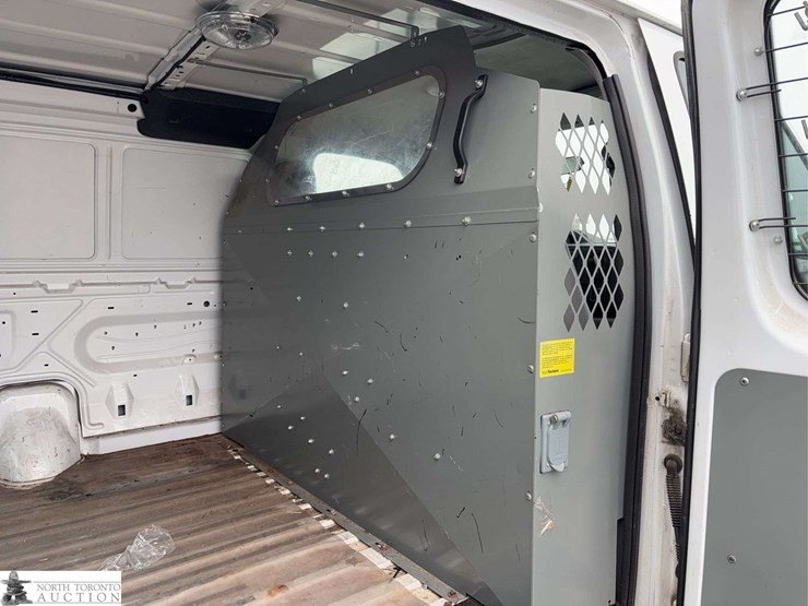 2011-ford-cargo-image-14