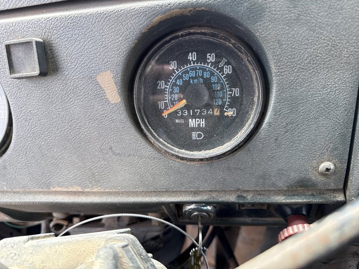 #31721-•-1989-mack-r690t-single-axle-fuel-truck-image-50