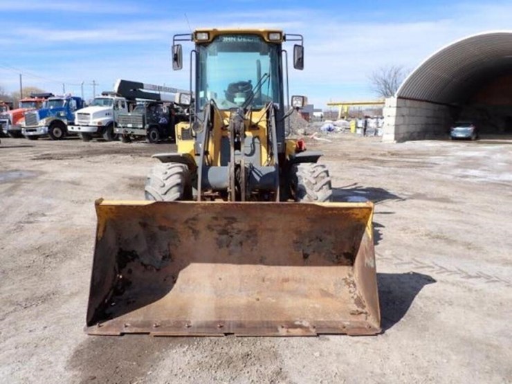 2014-deere-324j-image-2