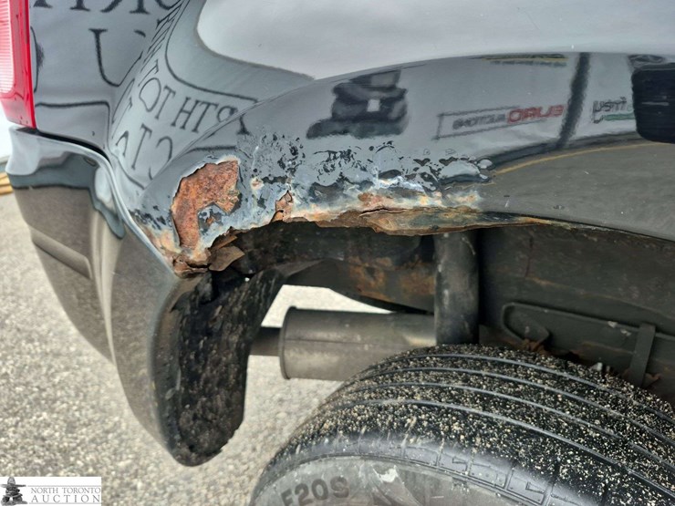 2010-ford-escape-image-32