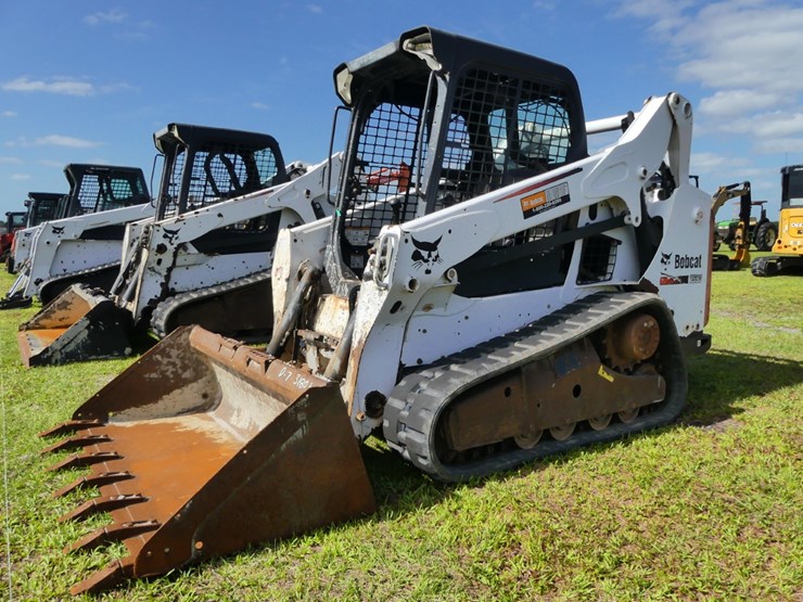 2015-bobcat-t590-image-1
