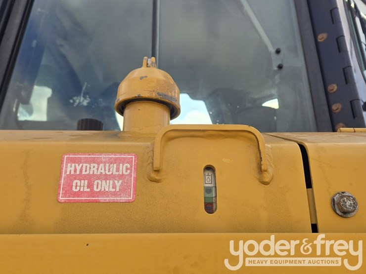 2019-caterpillar-d6-lgp-image-58